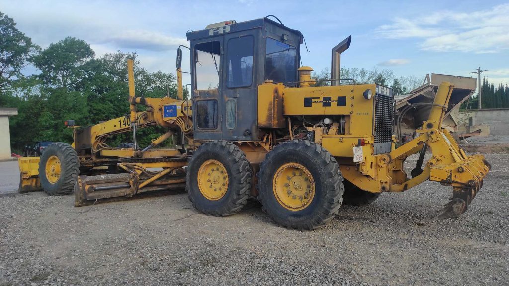 Explora la robustesa i eficiència de la Motoniveladora Fiat-Hitachi FG·140. Descobriu com aquesta màquina d'alta qualitat pot millorar els vostres projectes de moviment de terres.