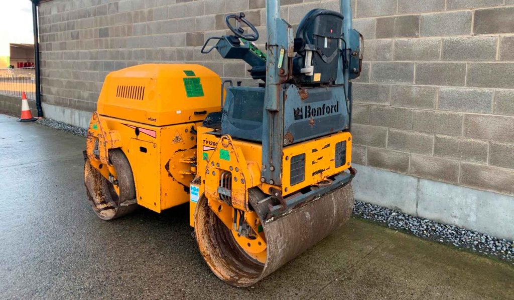 Imatges de la potent Compactadora Terex Benford TV 1200: eficiència i rendiment per als teus projectes de construcció.