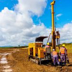 Imágenes detalladas ilustrando el proceso y los beneficios de la excavación con estudio geotécnico para proyectos seguros y exitosos.